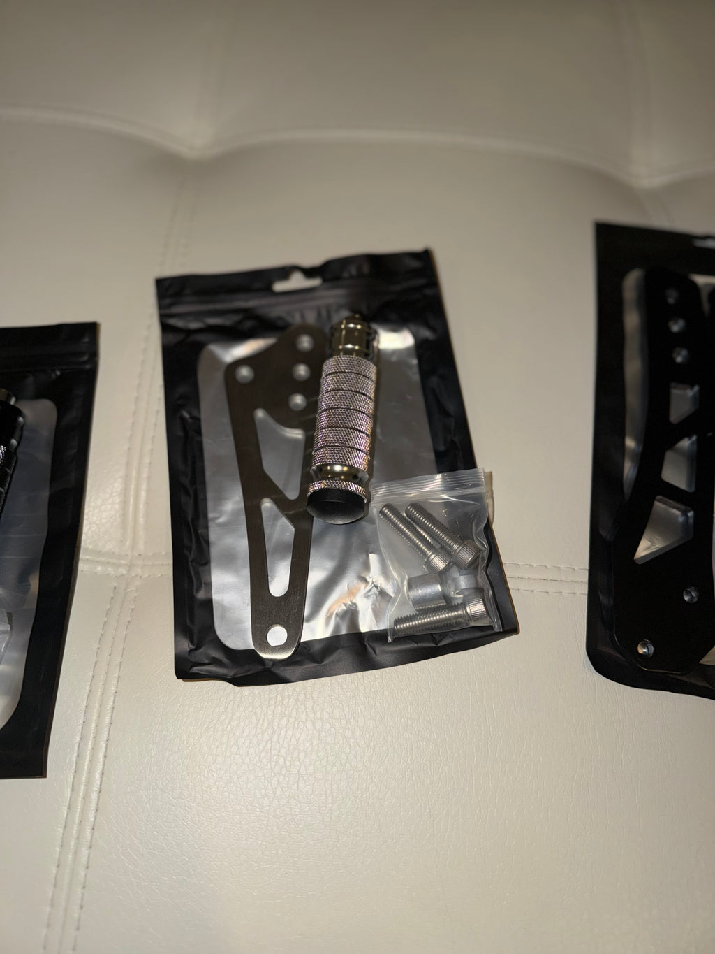Silver x3 foot locks